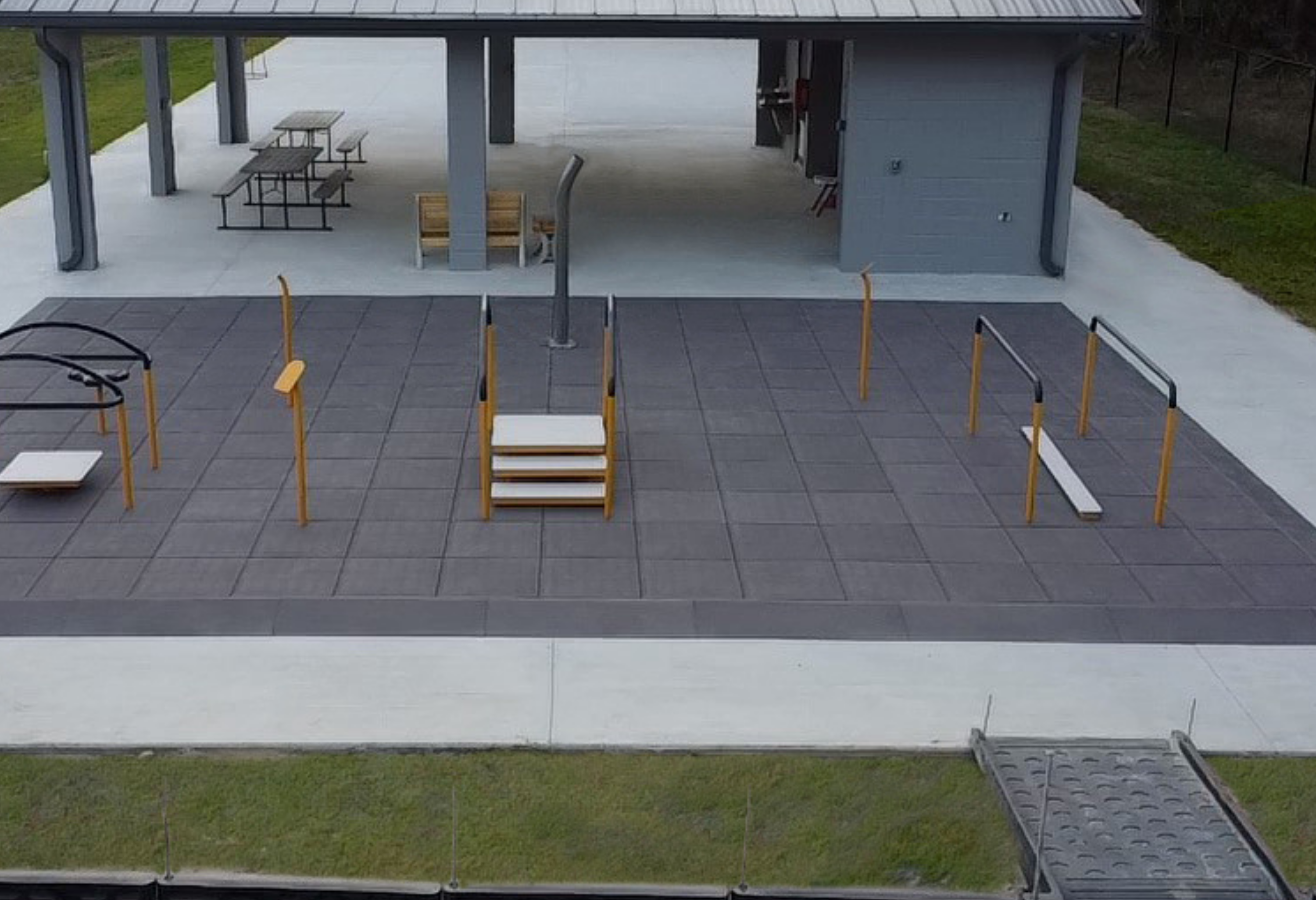 Why Is Durable Rubber Flooring a Top Choice for Outdoor Fitness Parks?